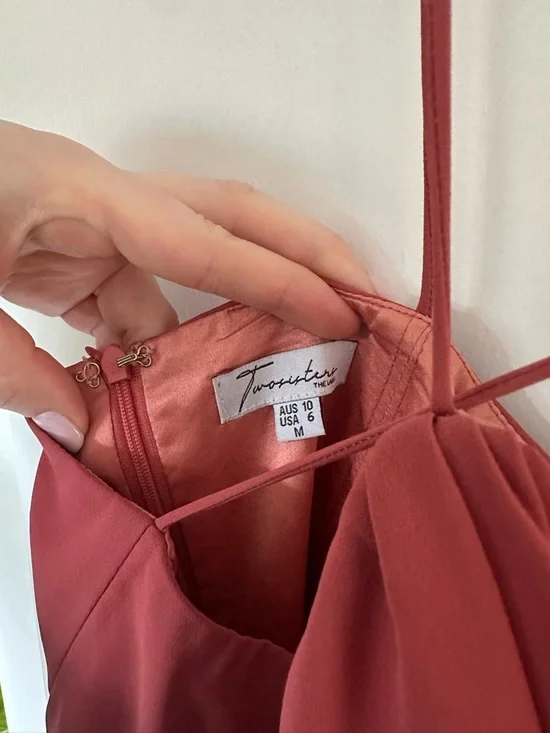 Stunning Ruffle Hem Dress 💃 - Picture 5 of 7